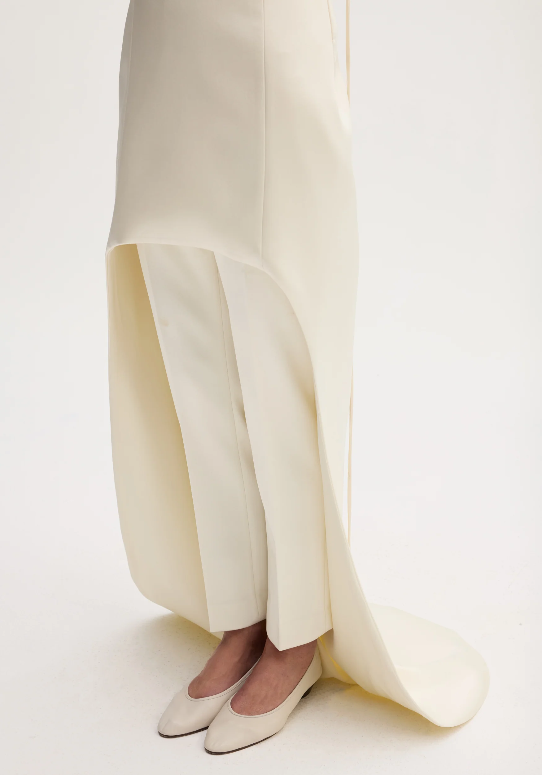 Satin bustier dress with train | ivory - Image 5