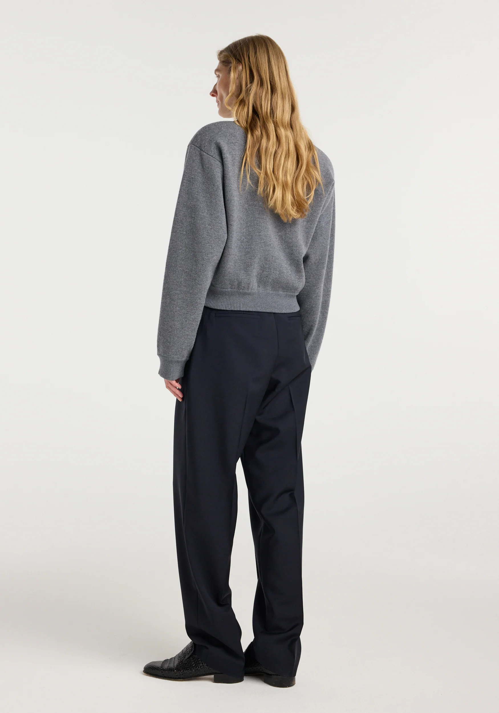 Daria - Single pleat tapered trousers | navy - Image 4