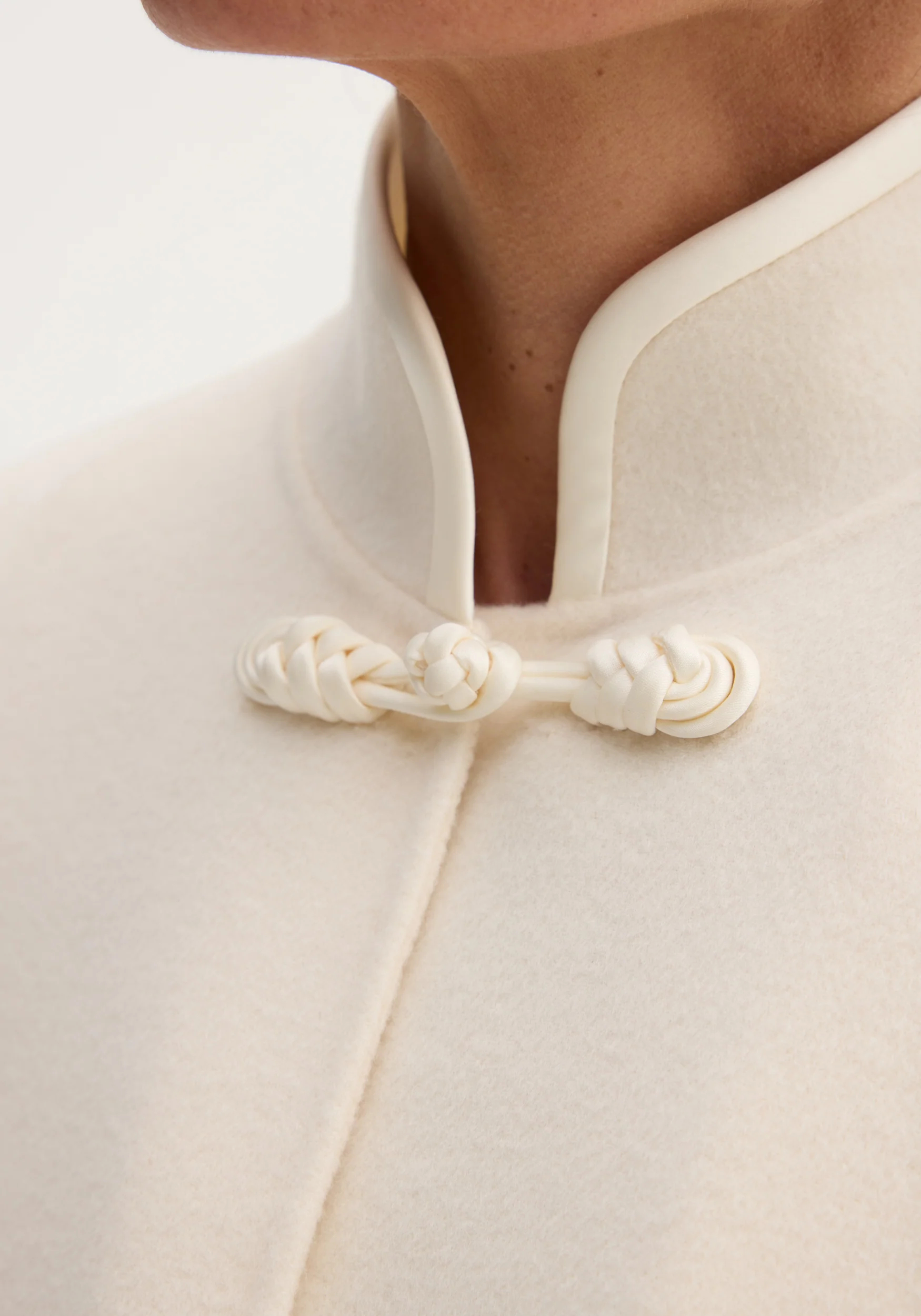 Pankou closure poncho | off white - Image 3