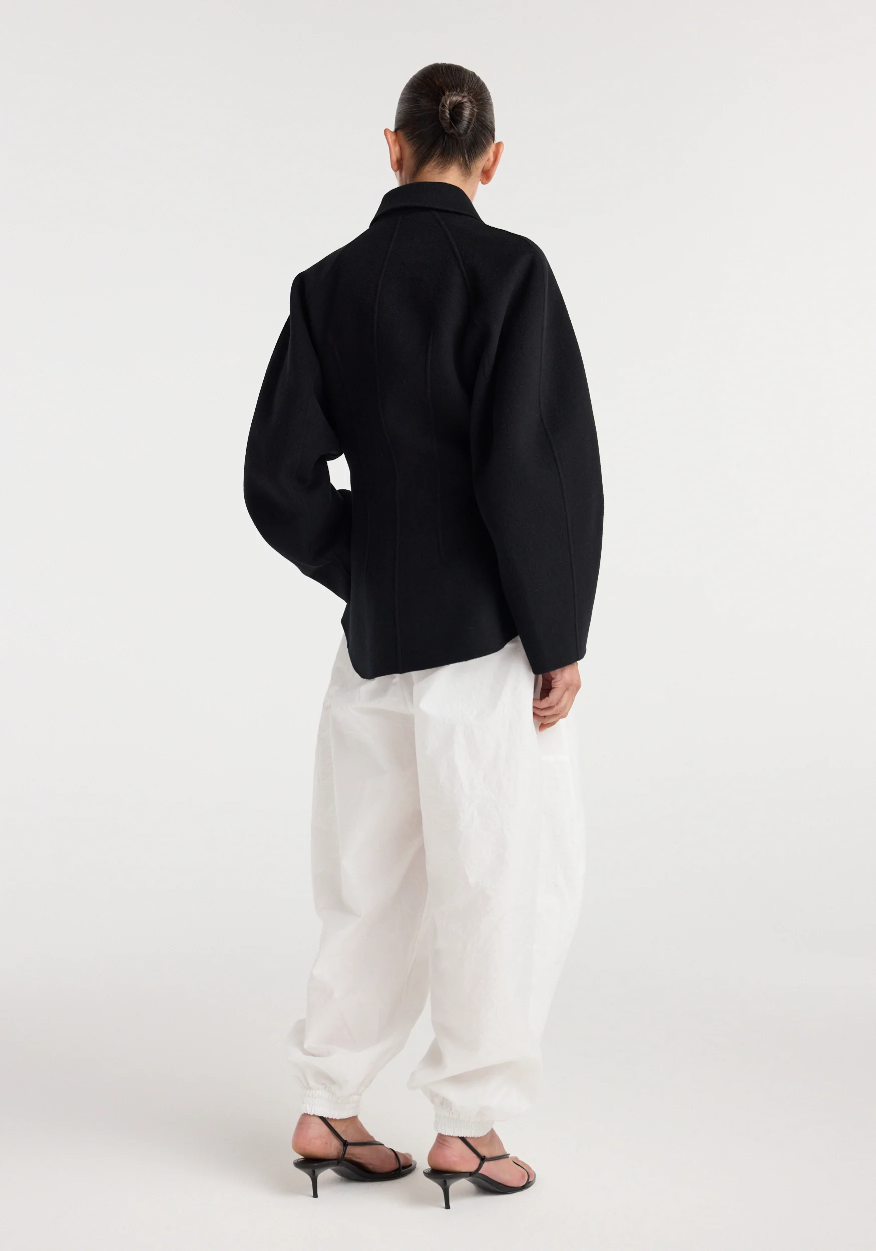 Double-faced sculptural jacket | black - Image 4