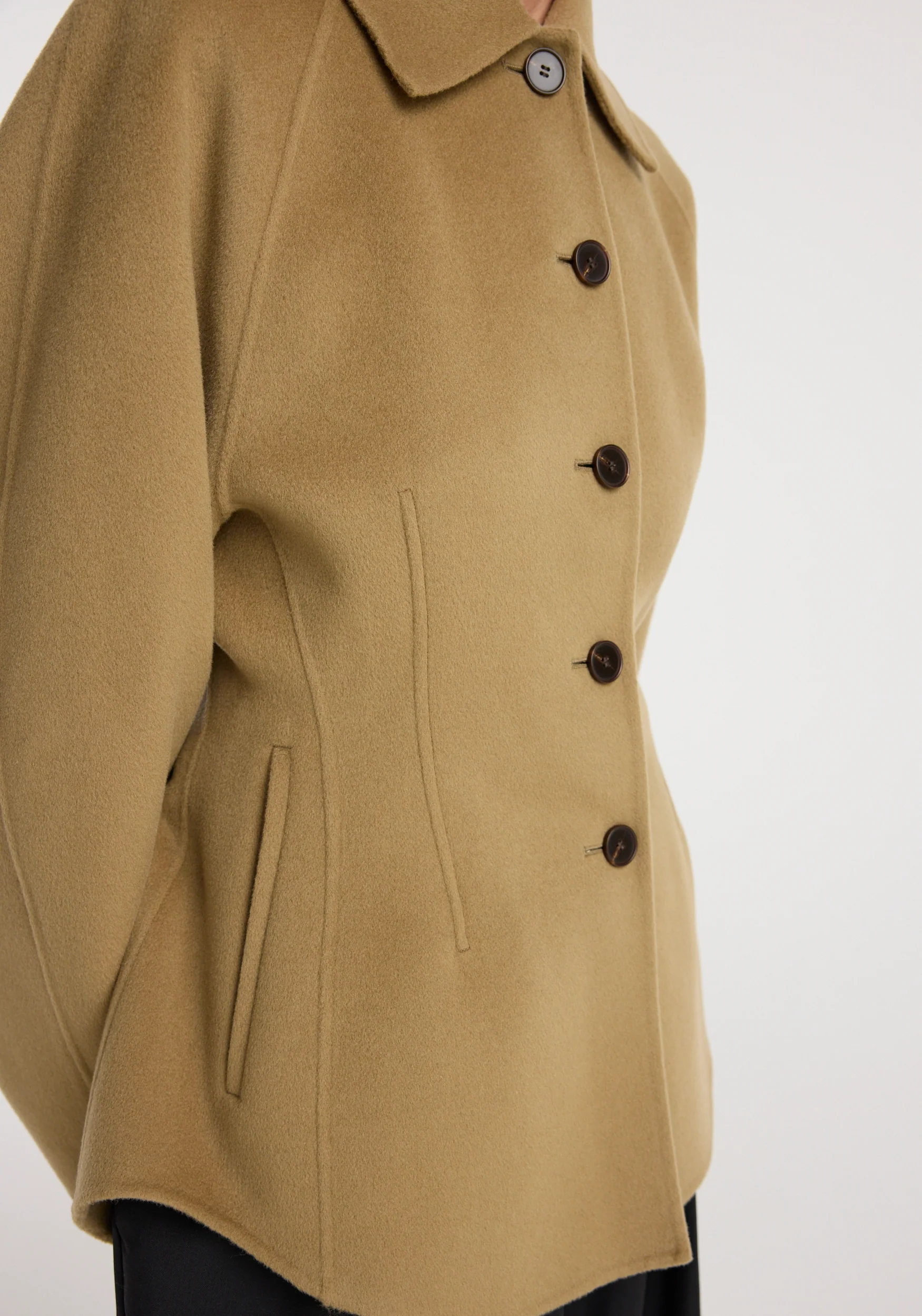 Double-faced sculptural jacket | camel - Image 3