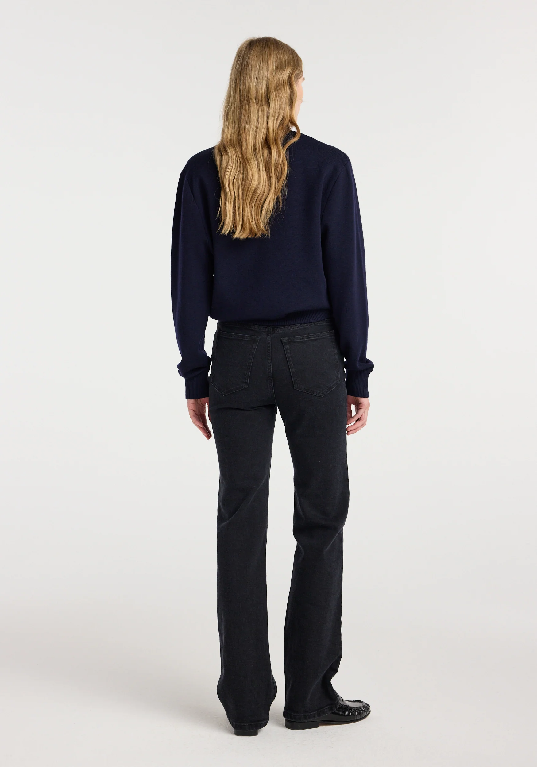 Double v-neck jumper | navy - Image 3
