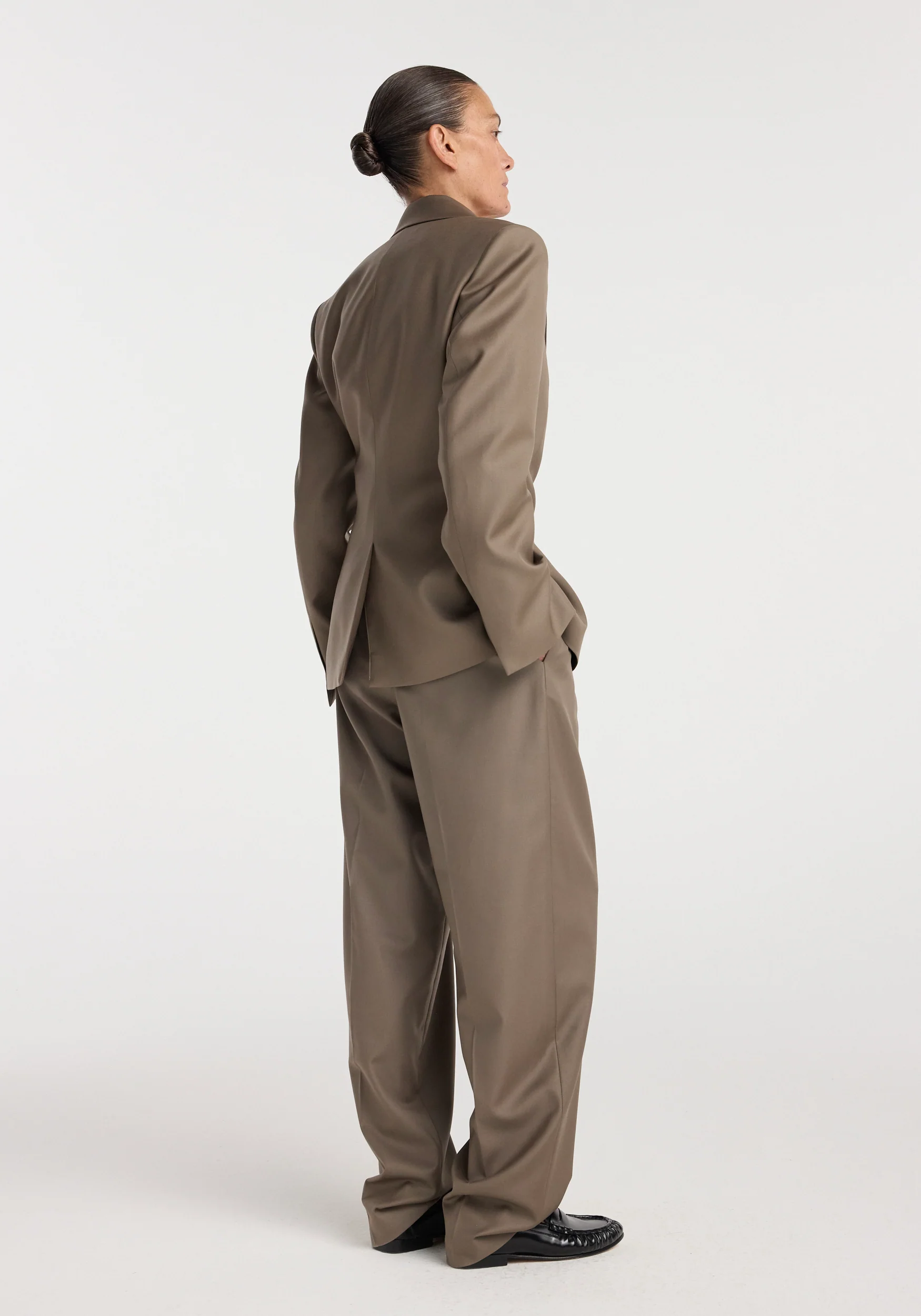 Hourglass shaped blazer | desert brown - Image 4