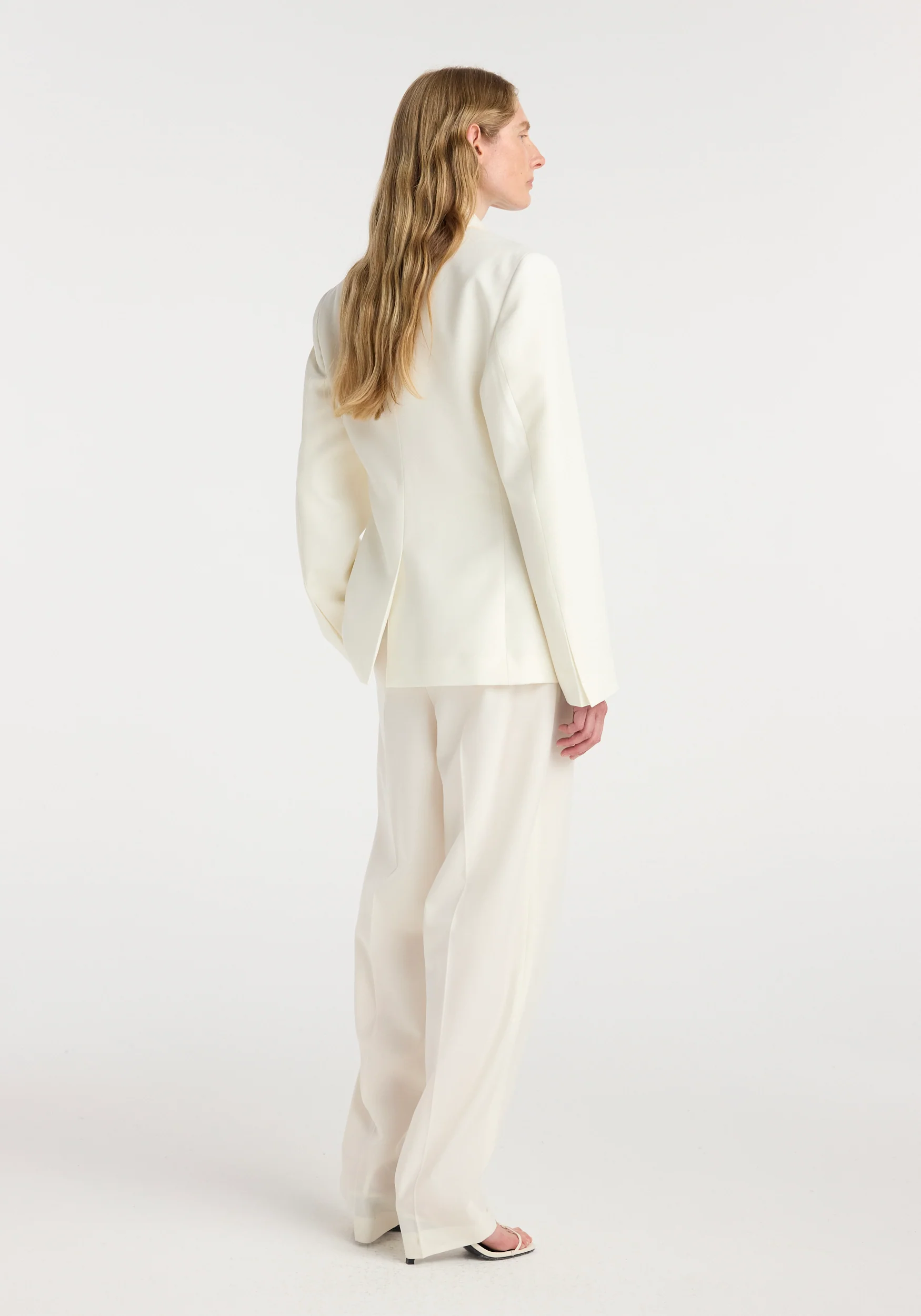 Hourglass shaped blazer | off white - Image 4