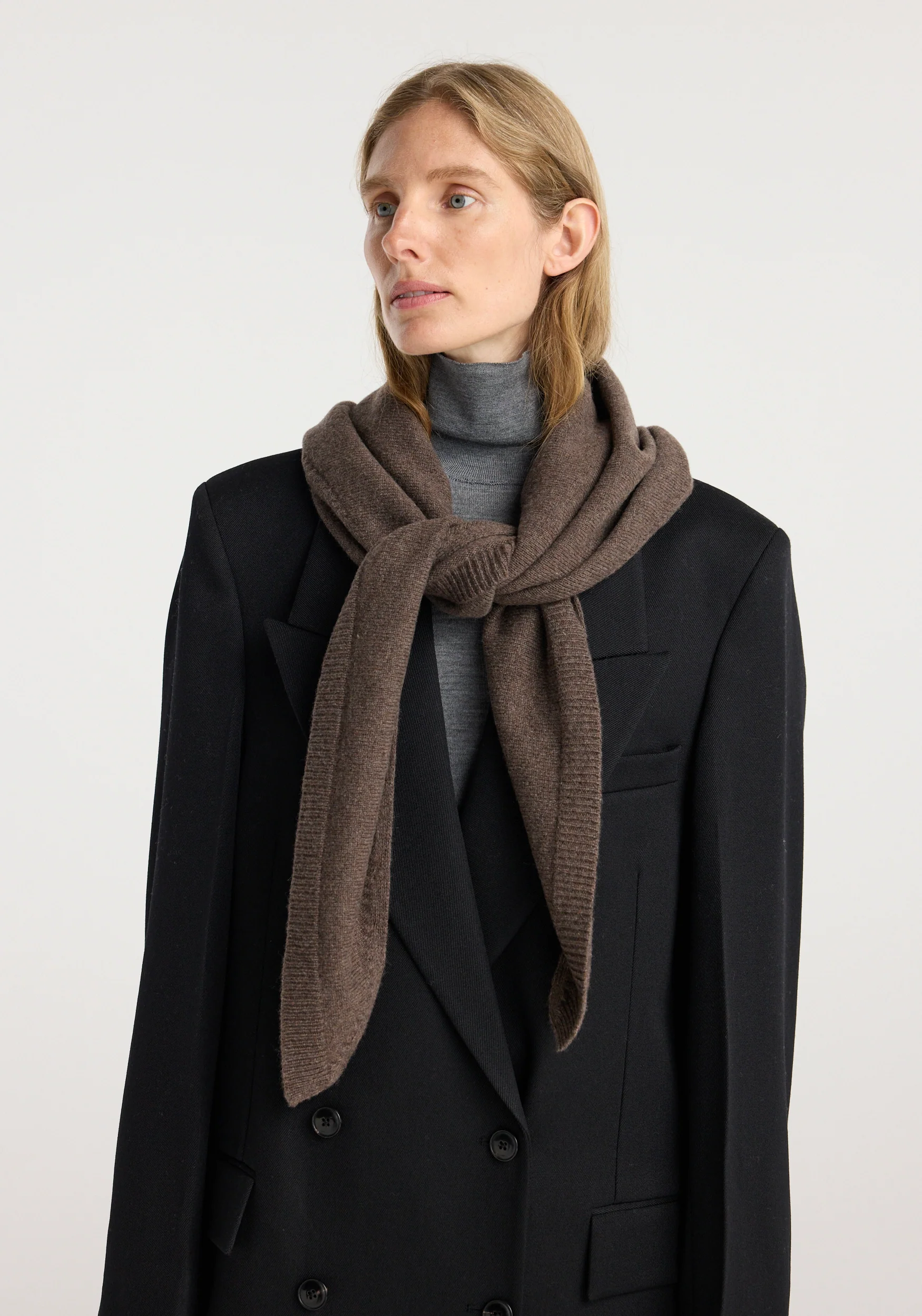 Large knitted triangle scarf | taupe melange - Image 5