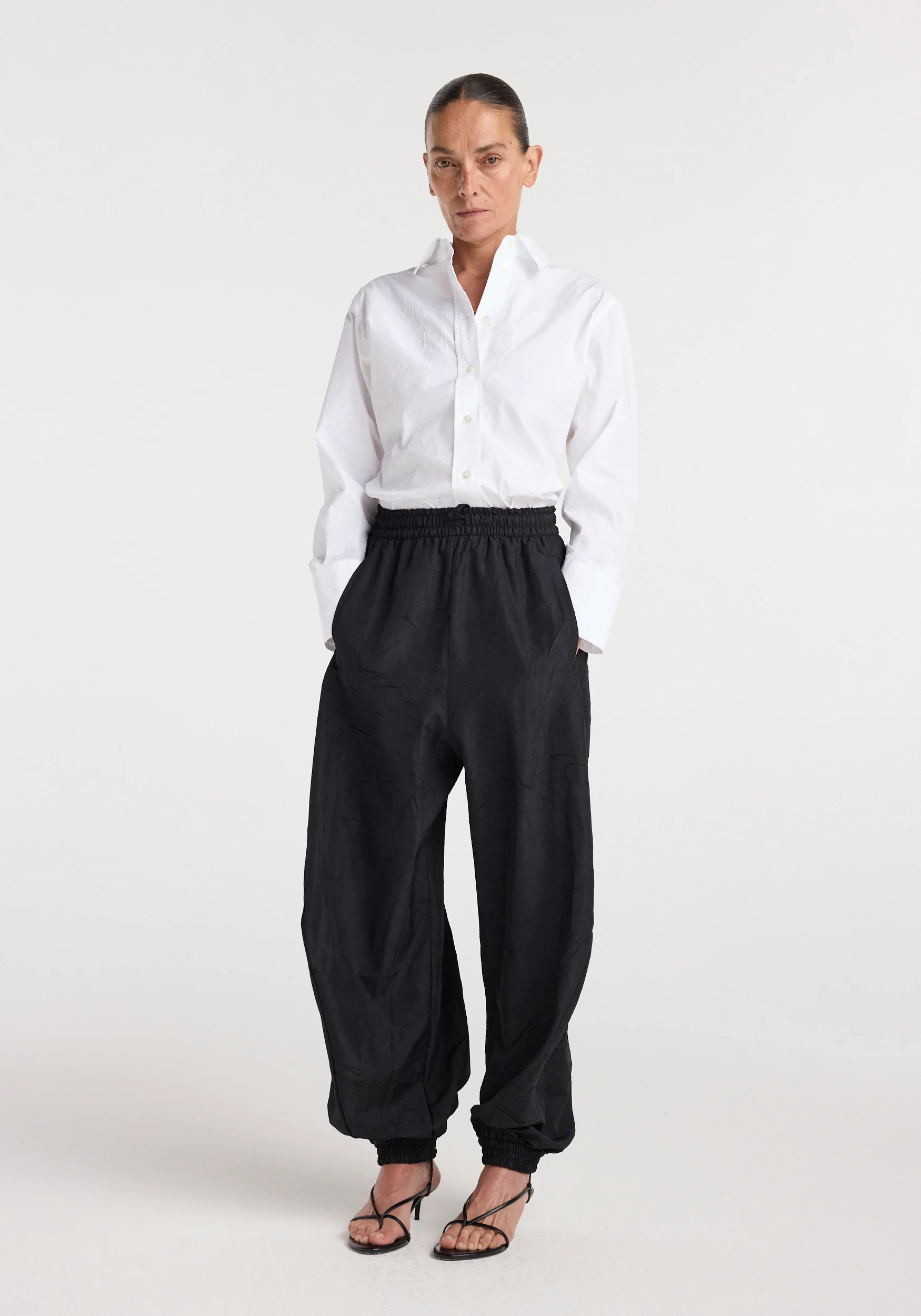 Balloon track pants | black