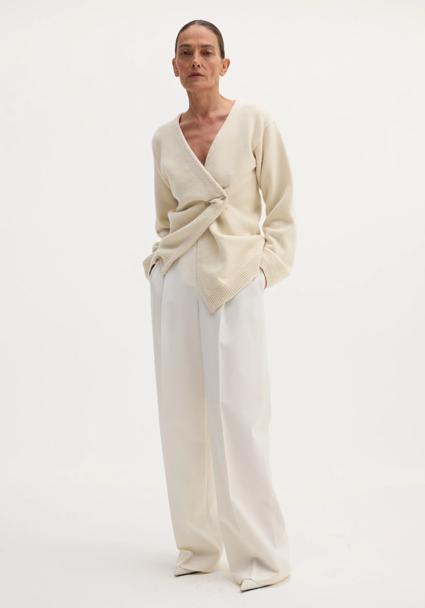 Off-shoulder wrap cardigan | cream