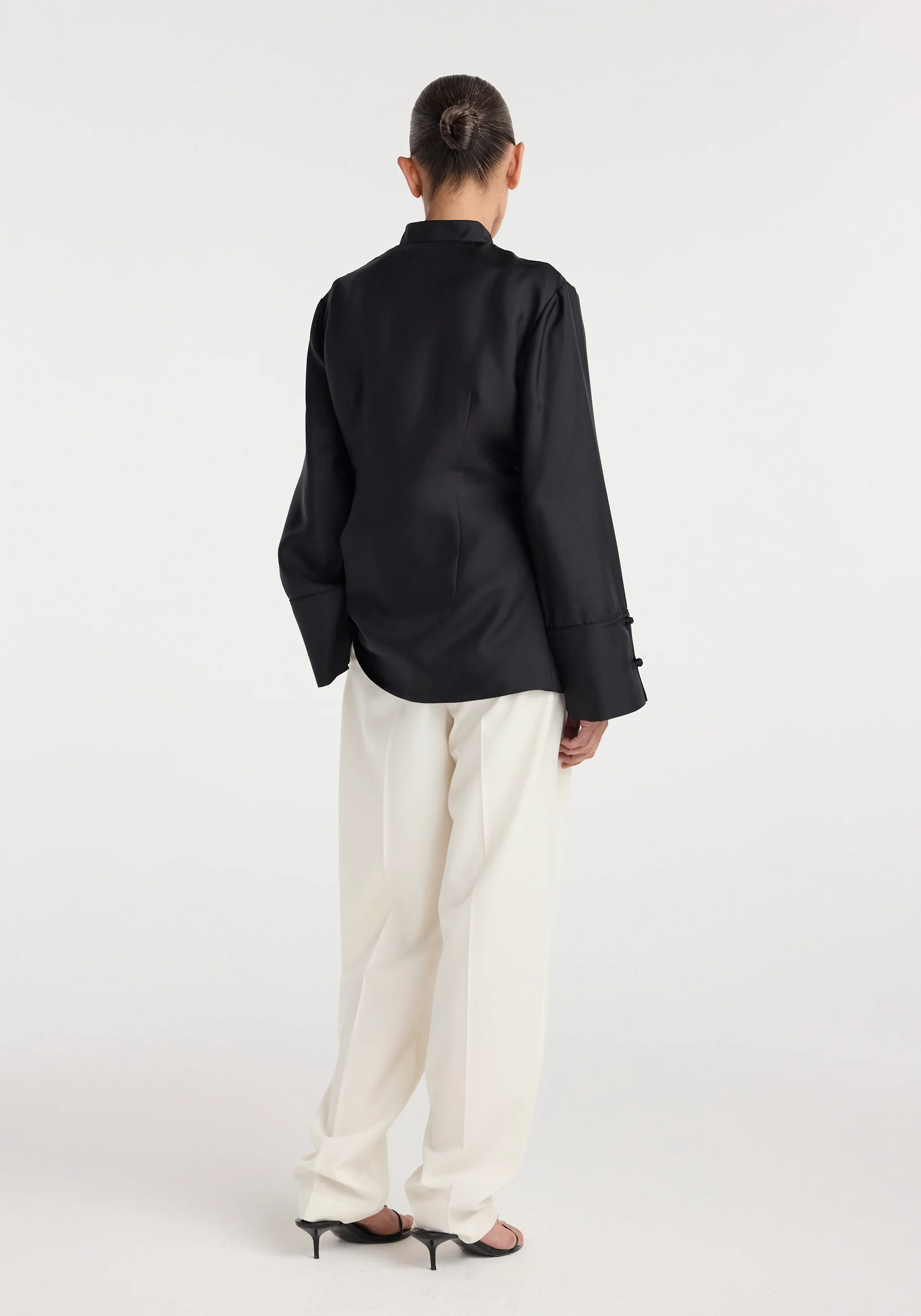 Pankou closure silk top | black - Image 3