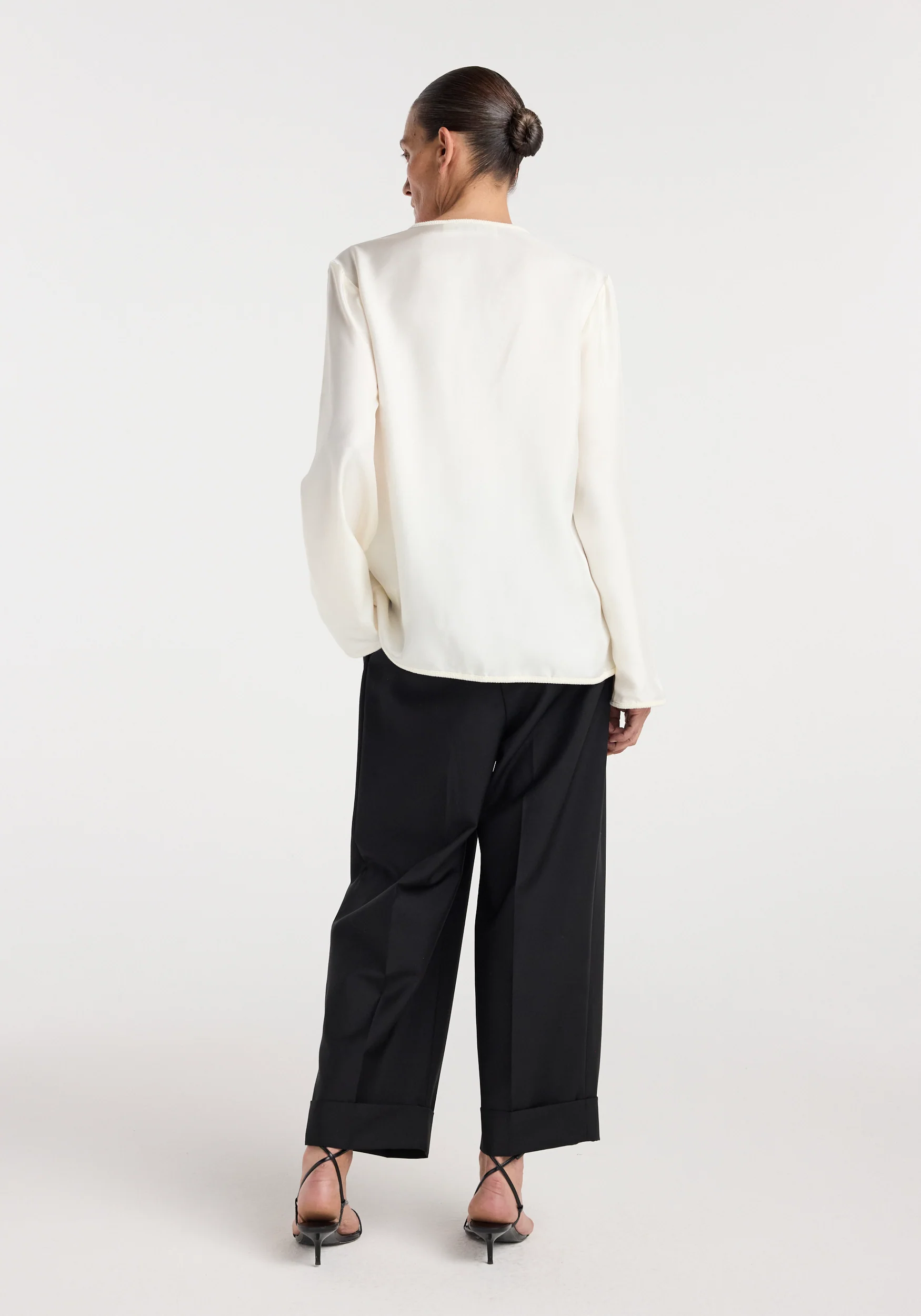 Pankou closure silk top | cream - Image 4