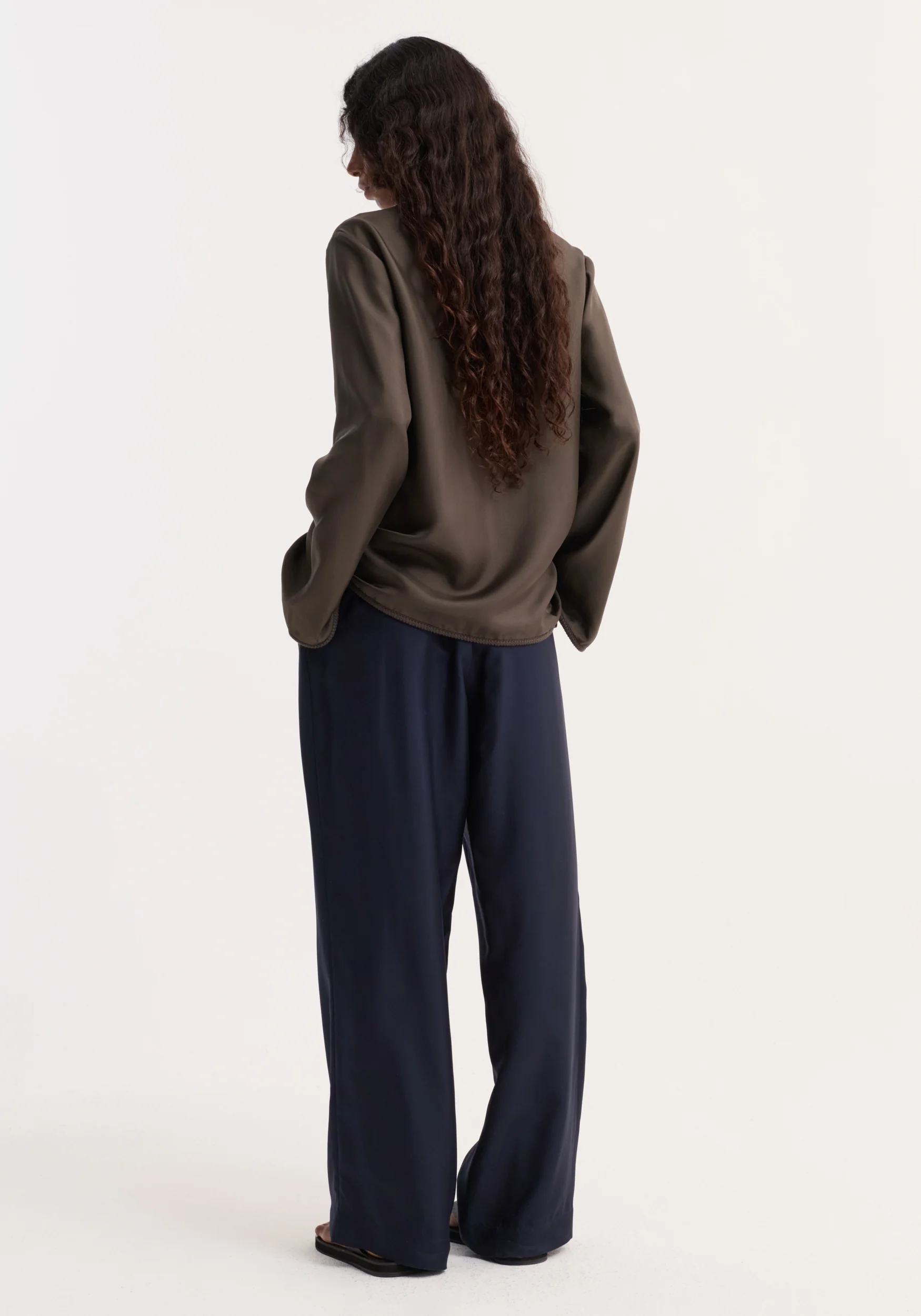 Pankou closure silk top | earth - Image 5