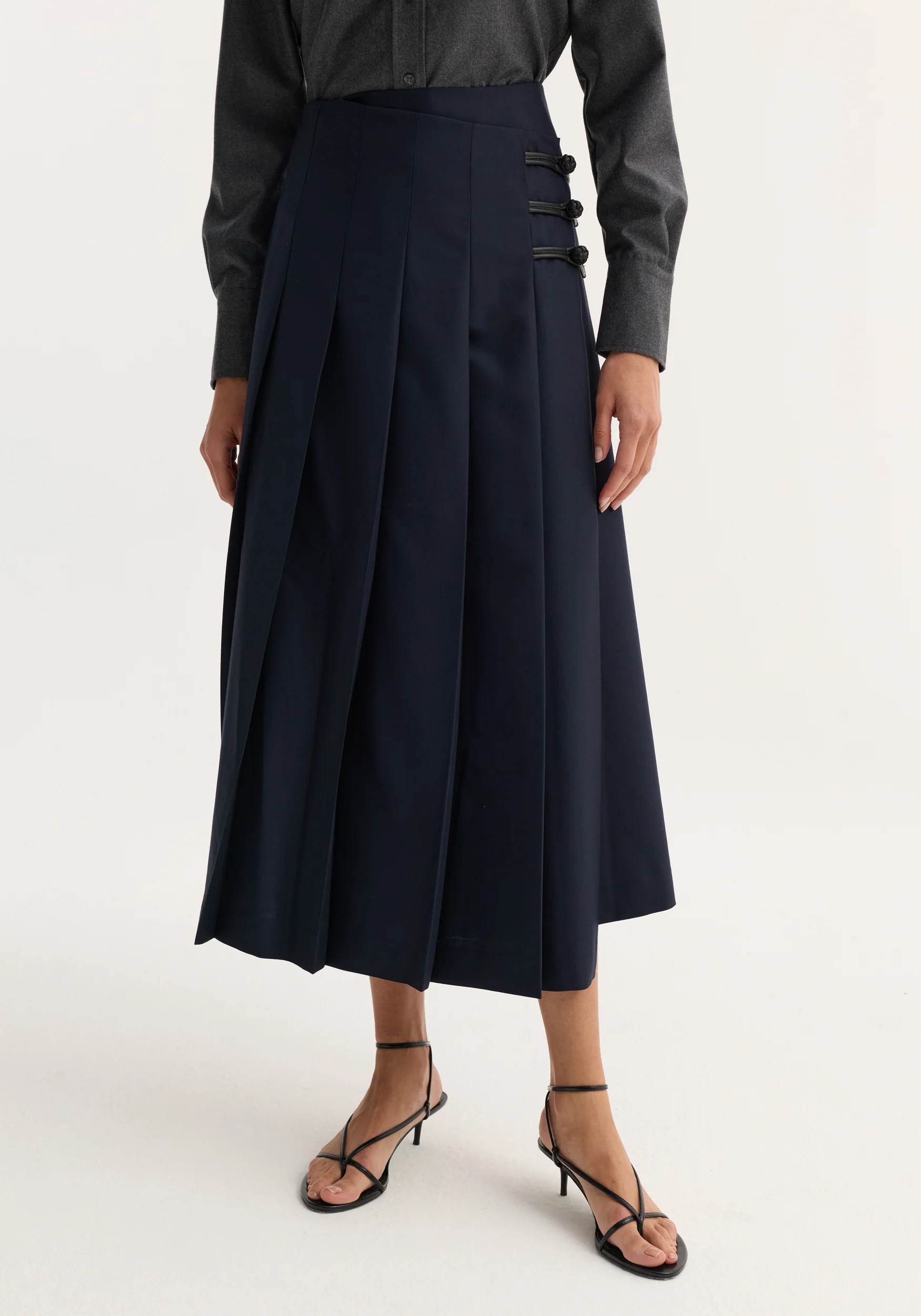 Pleated wool skirt with leather closures | navy - Image 3