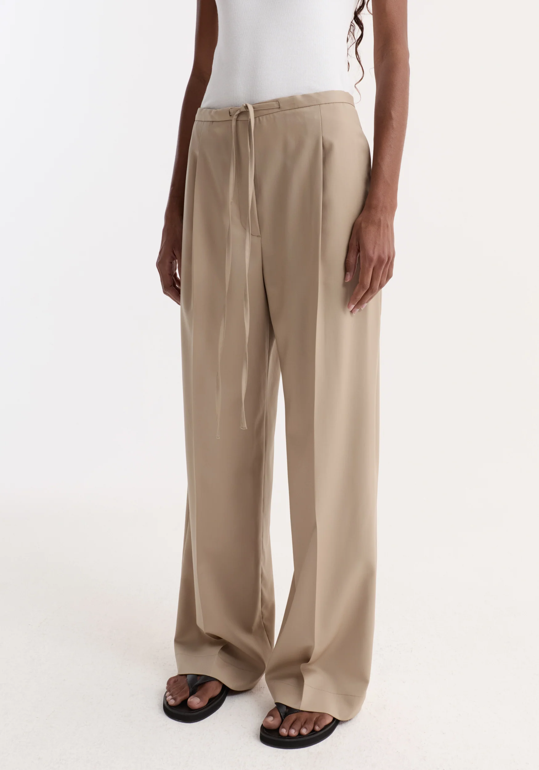 Relaxed drawstring trousers | beige - Image 4