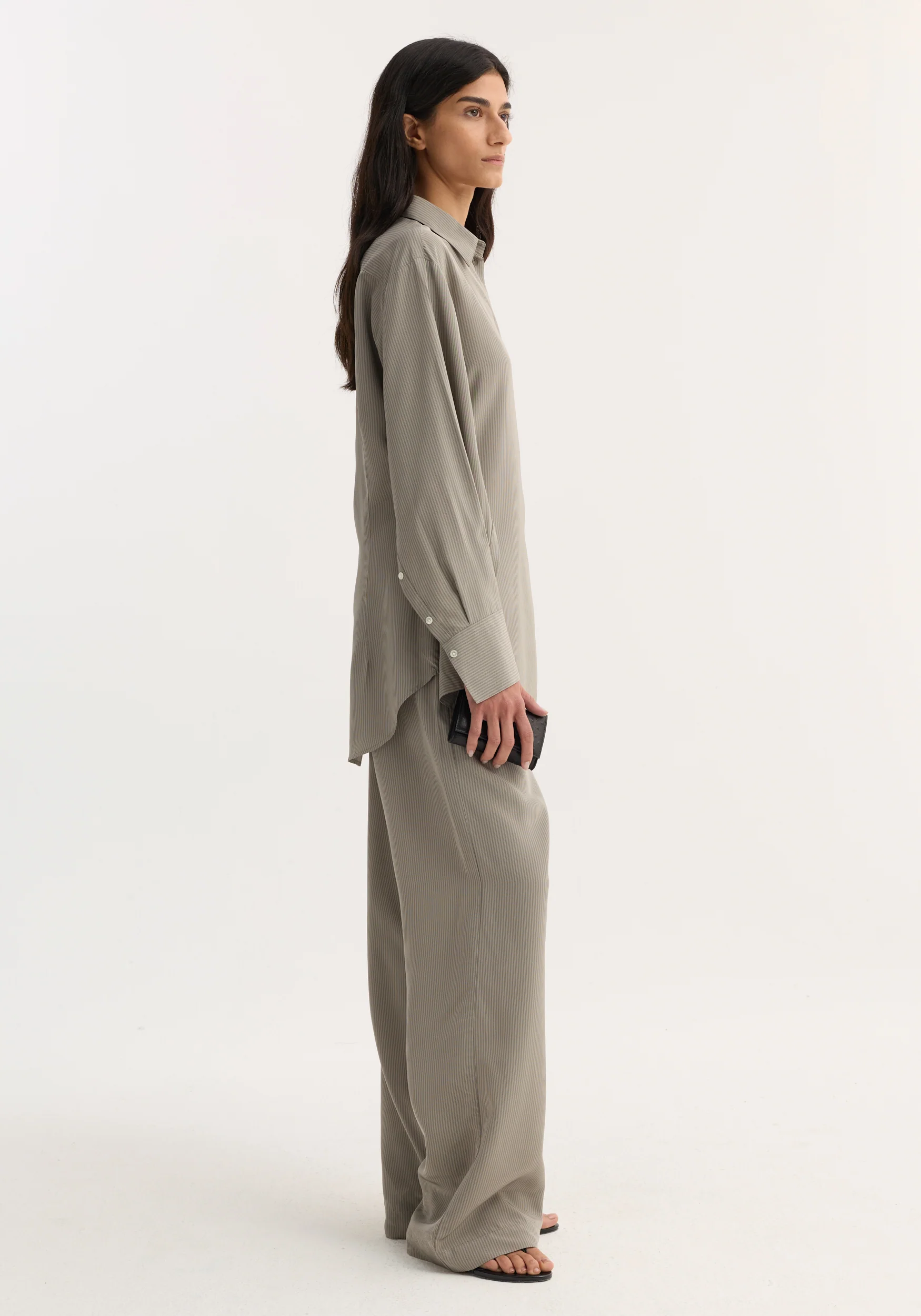 Relaxed shaped shirt | light grey stripe - Image 6