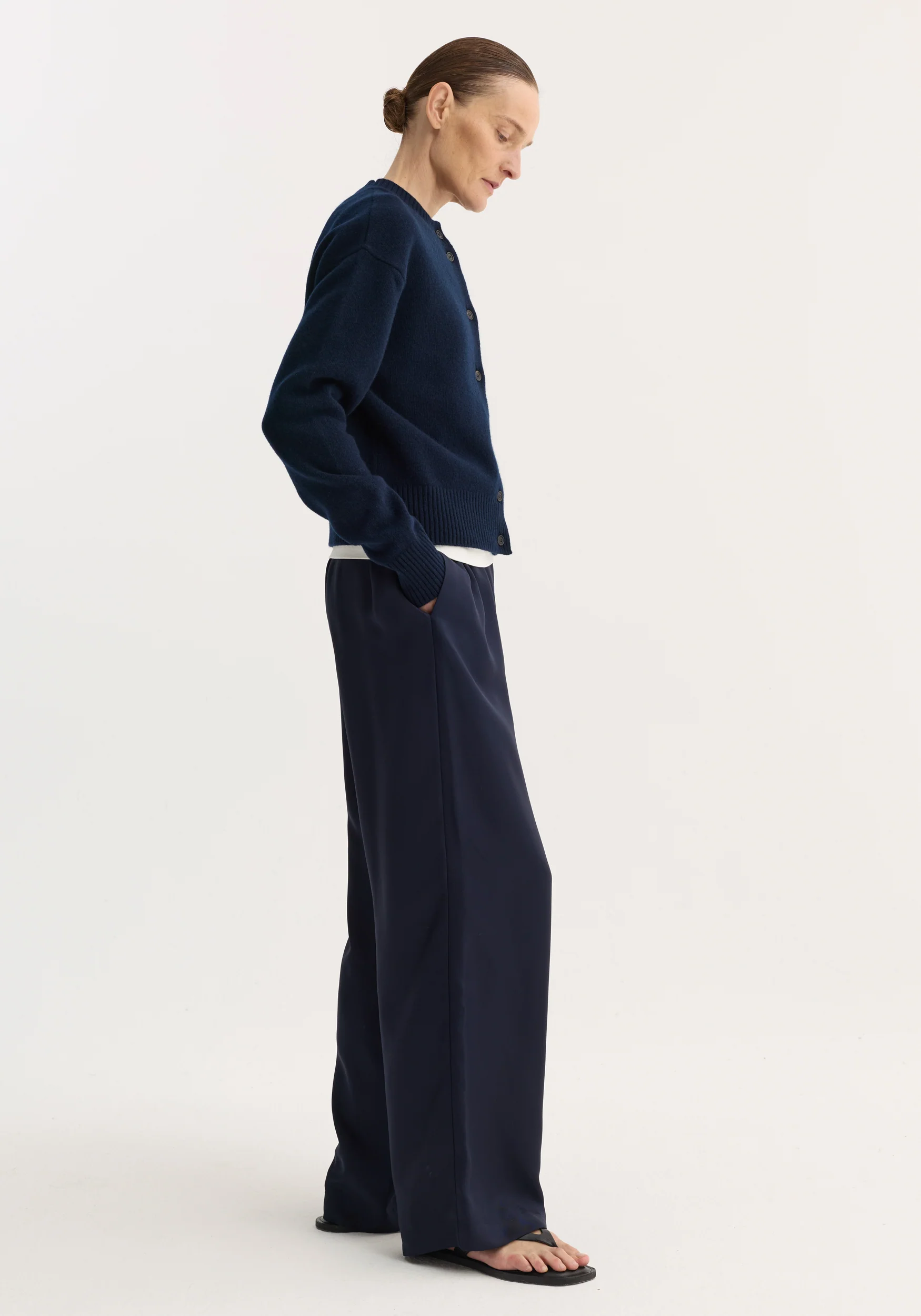 Short boiled cardigan | navy - Image 4