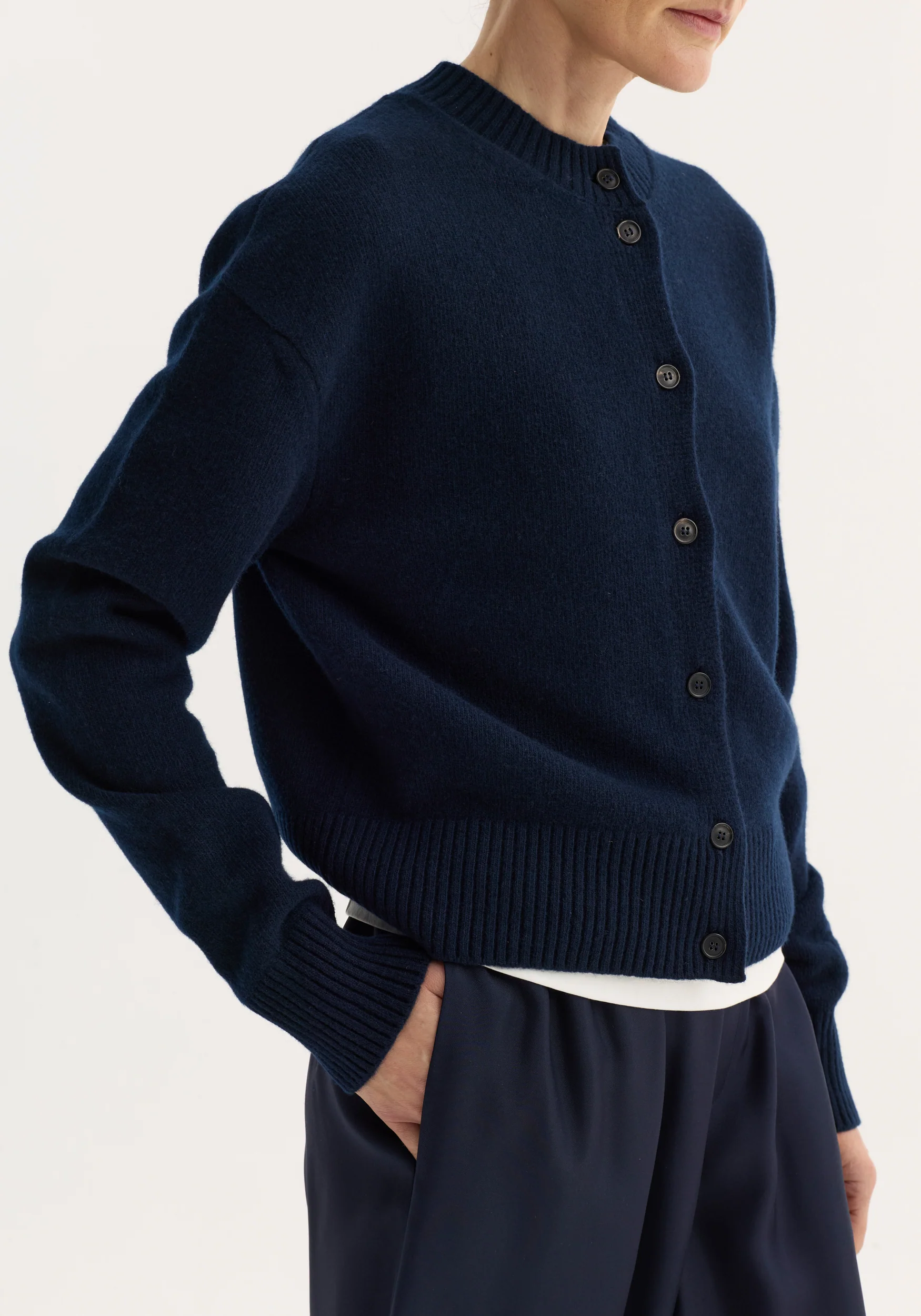 Short boiled cardigan | navy - Image 5