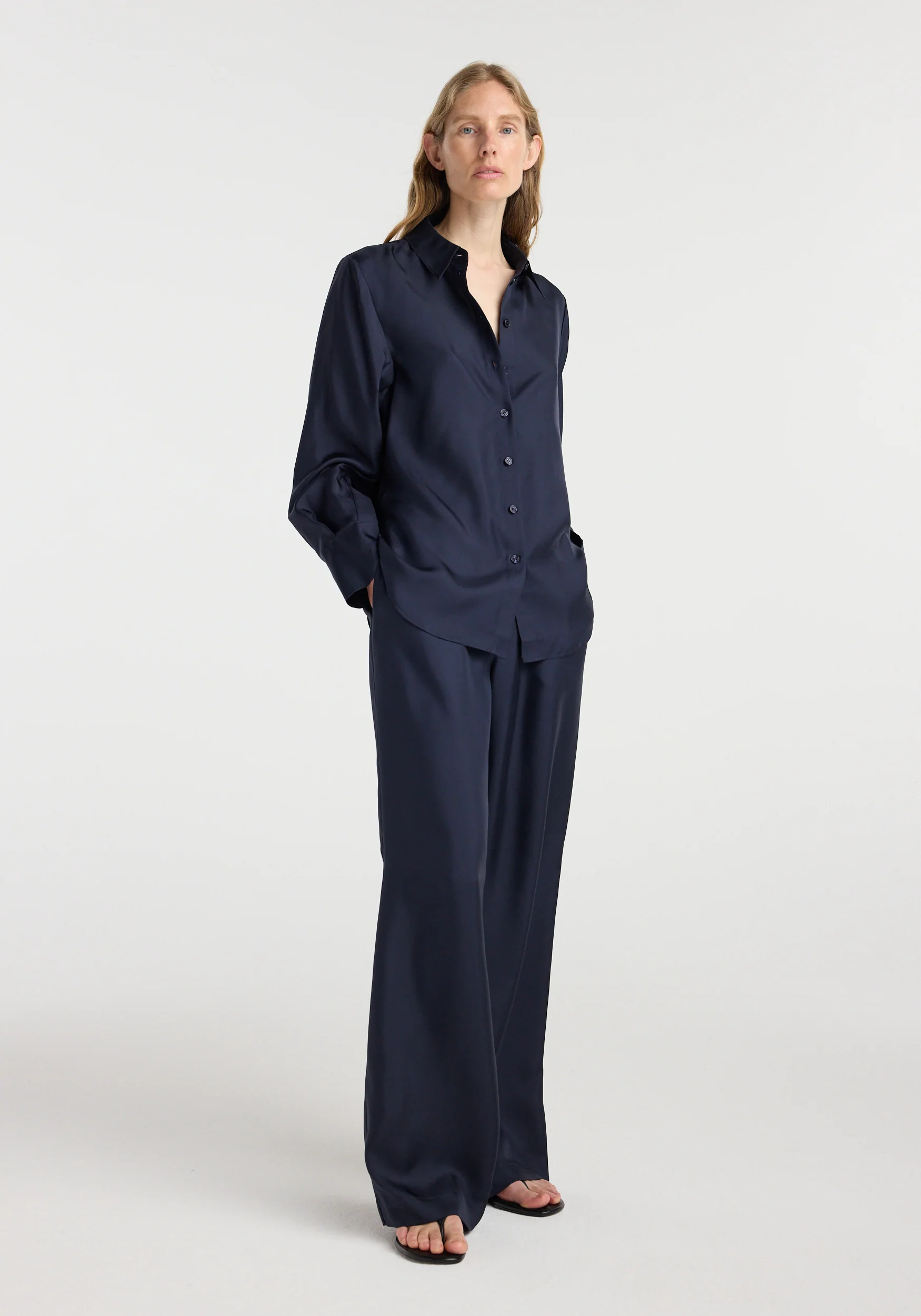 Silk open-sleeve detailed shirt | night - Image 2