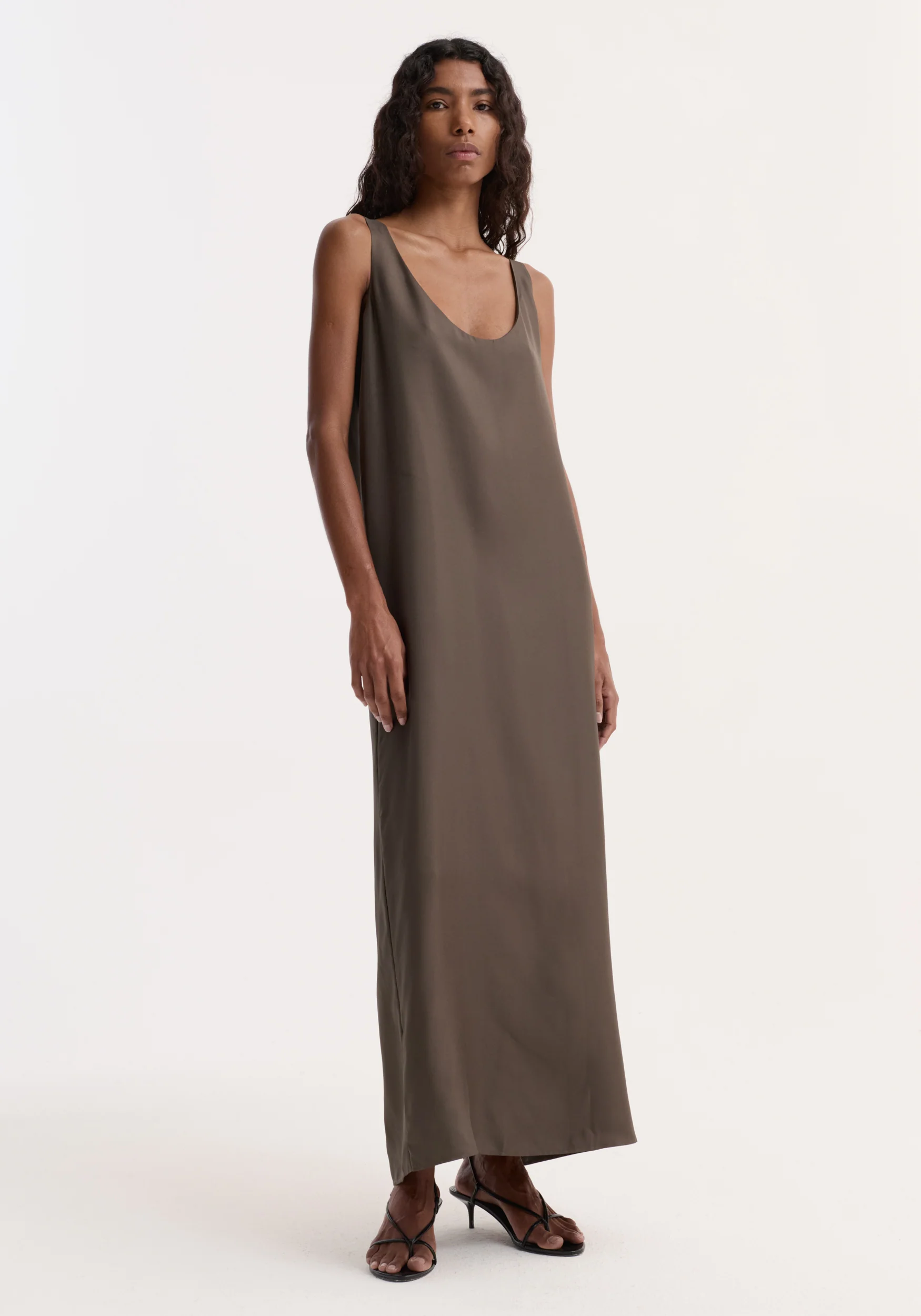 Silk scoop-neck dress | earth - Image 2