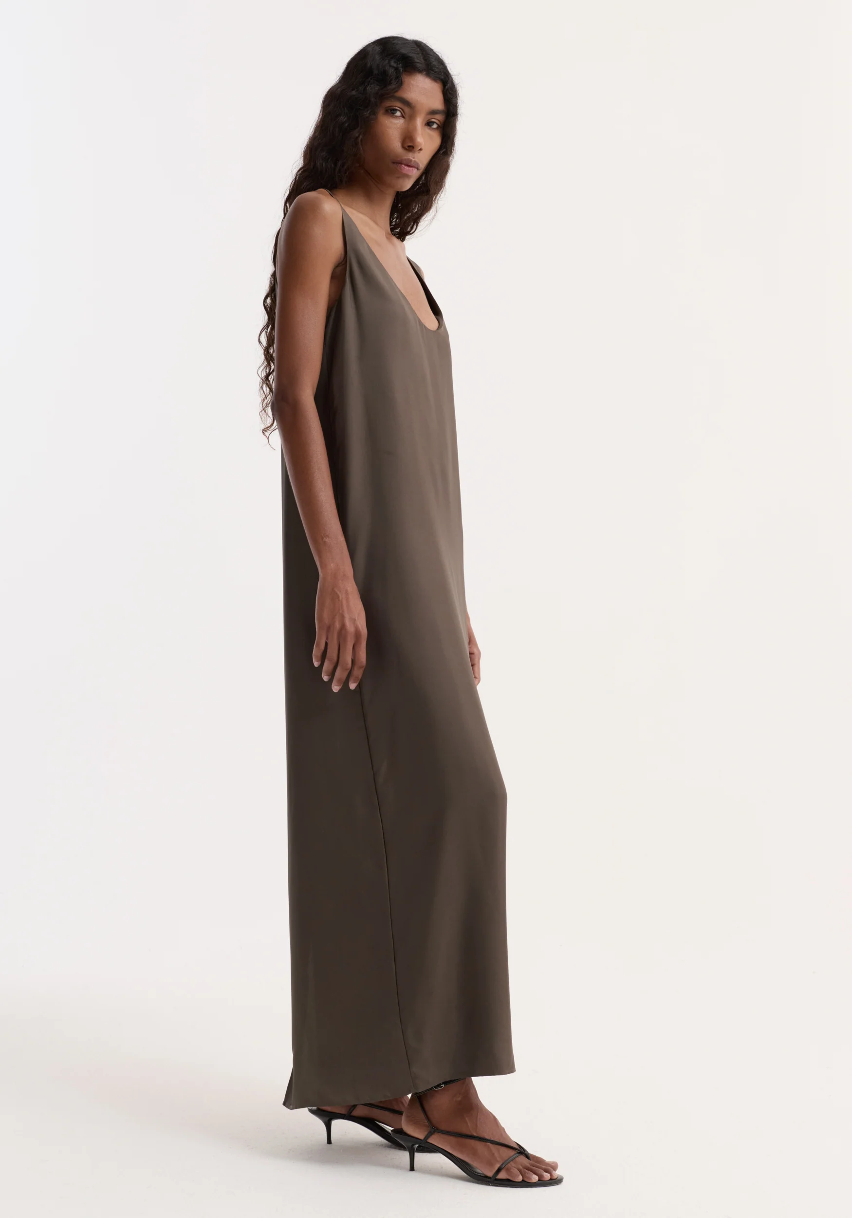 Silk scoop-neck dress | earth - Image 5