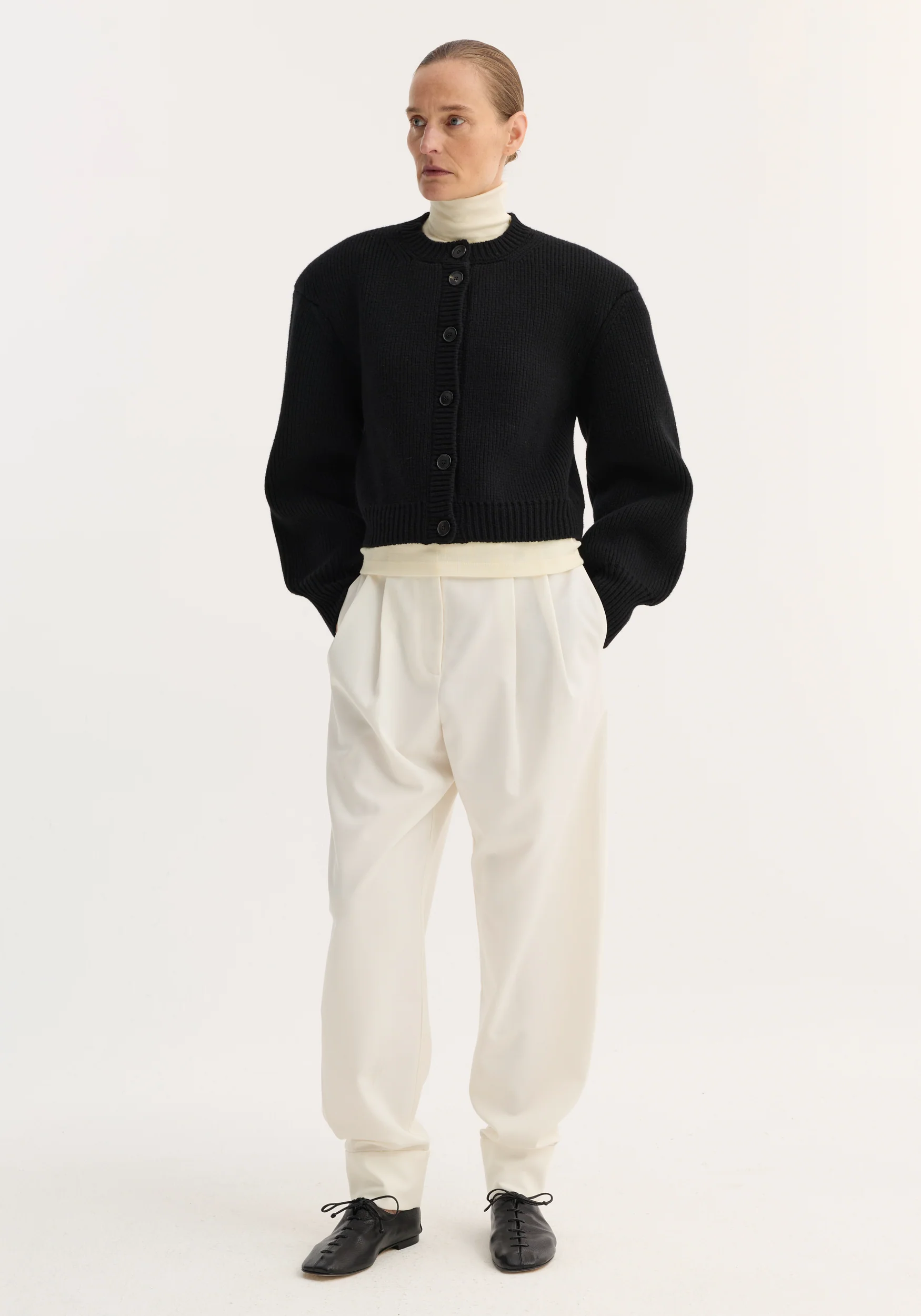 Statement shoulder cardigan | black