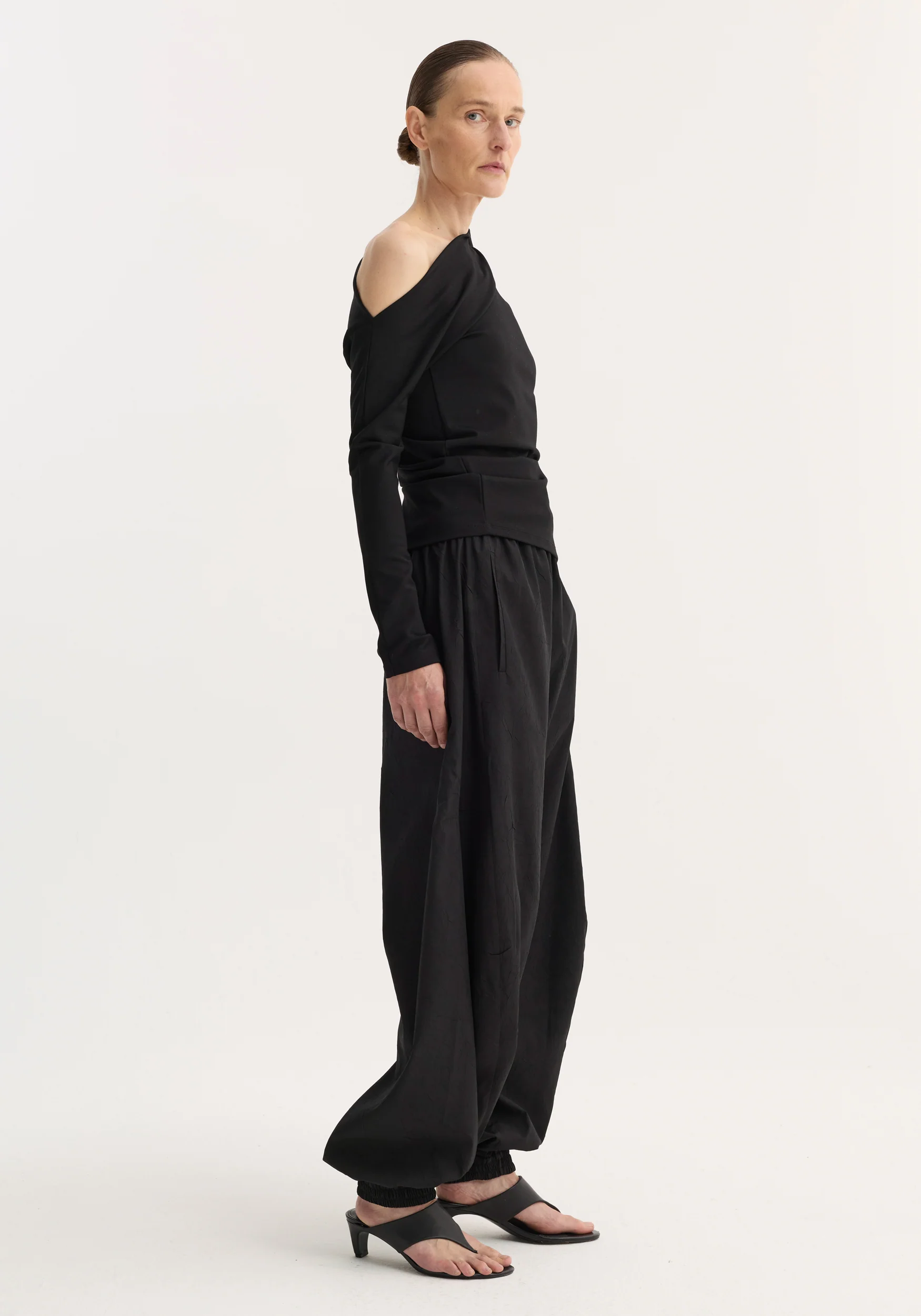 Twisted jersey top | black - Image 4