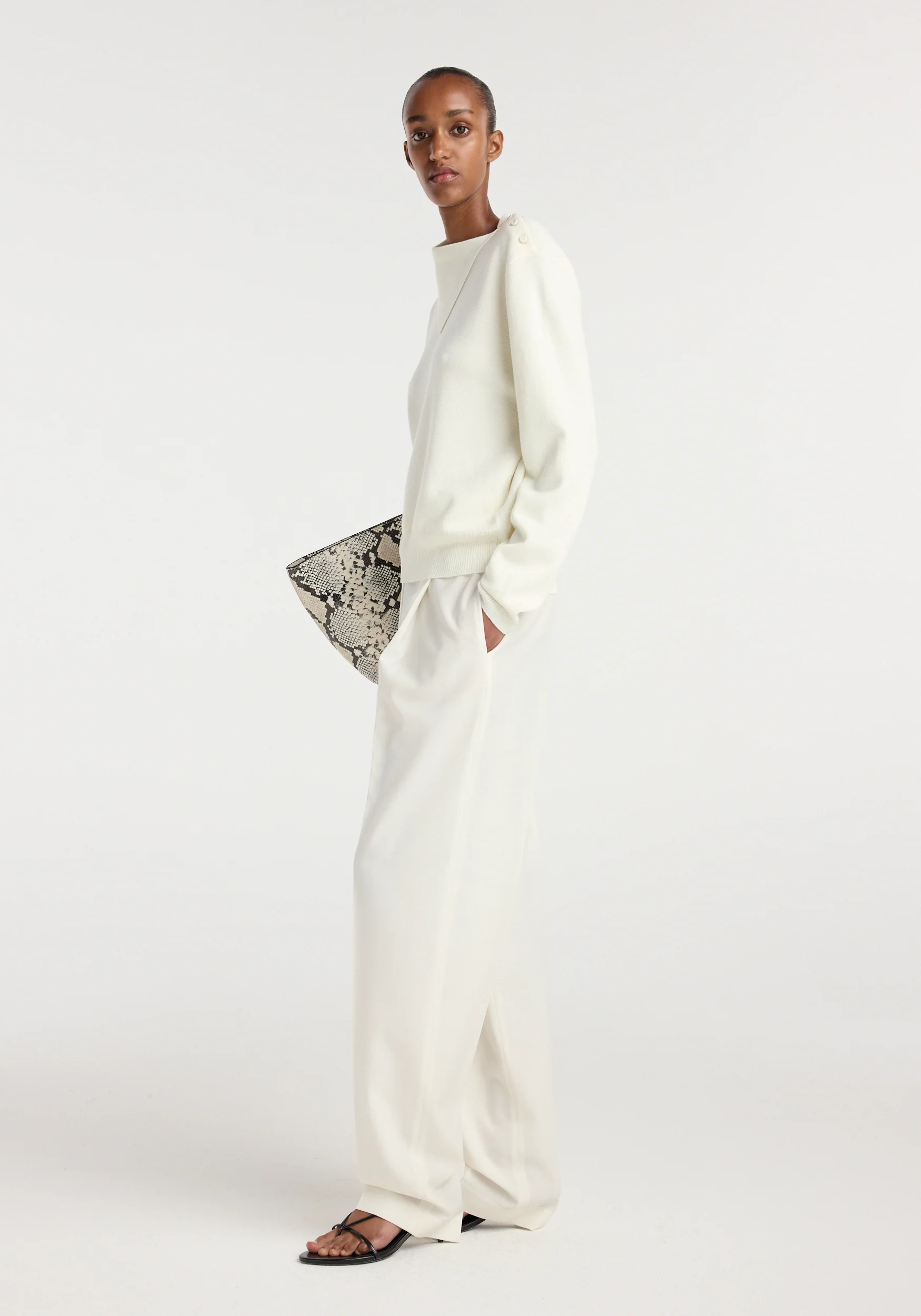 Uneven collar polo | off white - Image 2