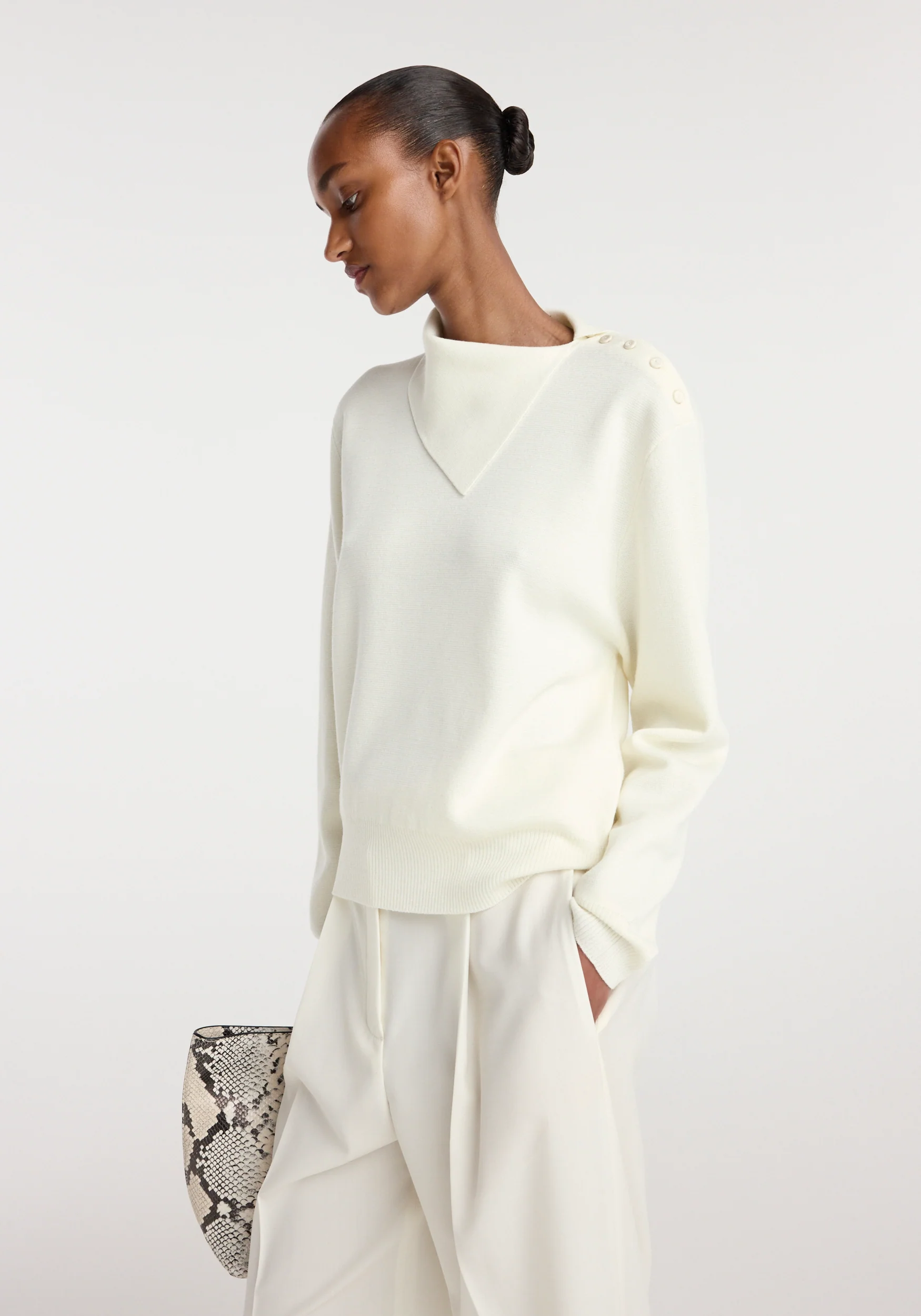 Uneven collar polo | off white - Image 3