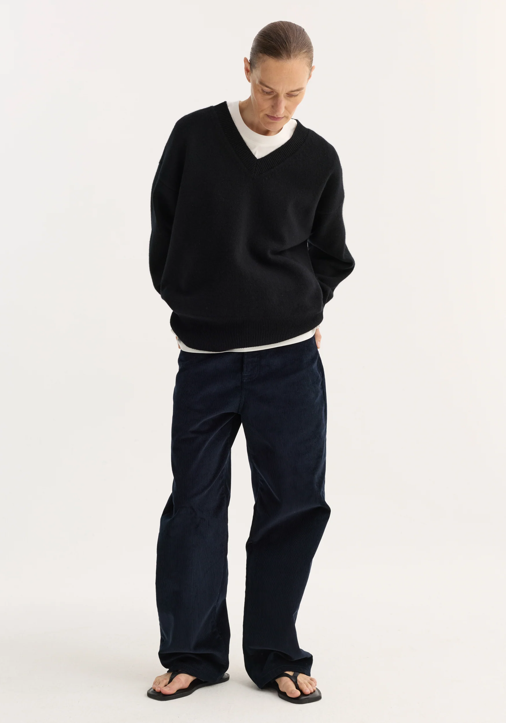 V-neck knitted jumper | black