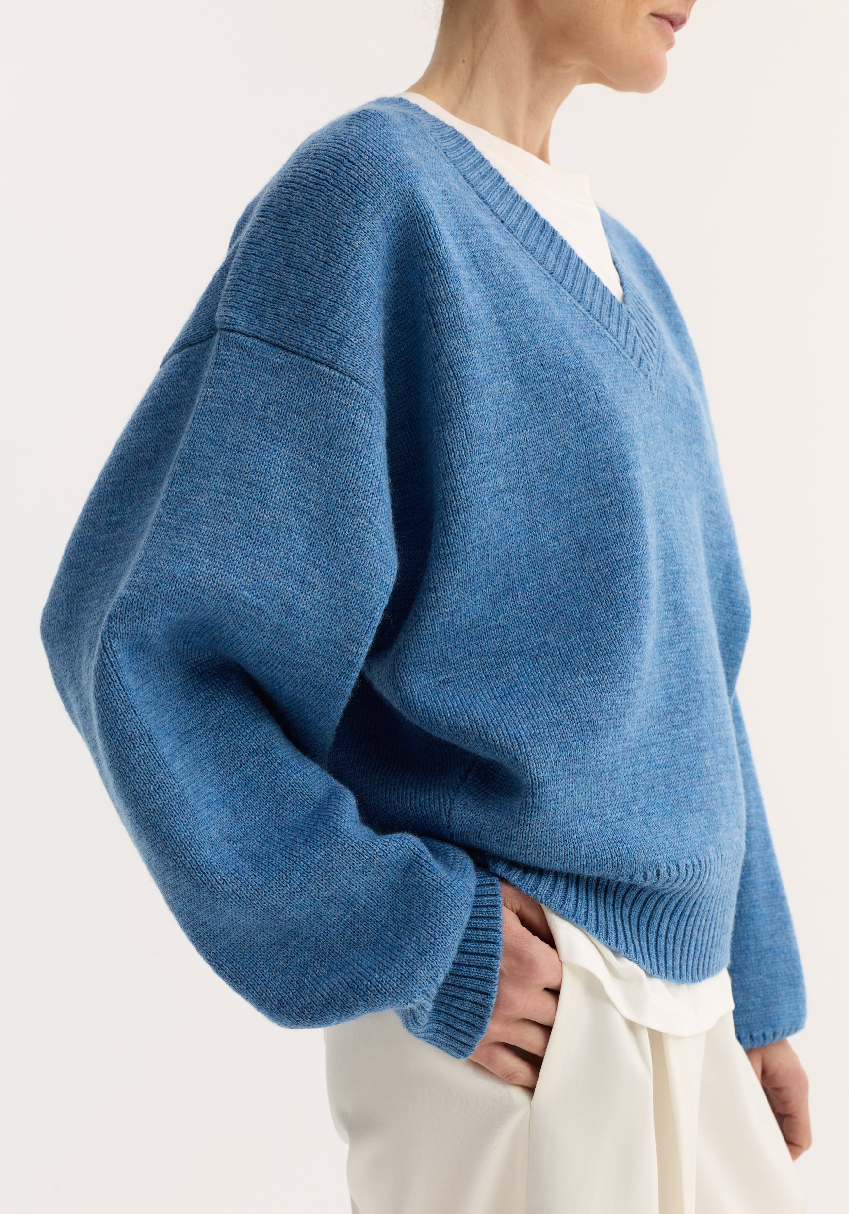 V-neck knitted jumper | denim blue melange - Image 6