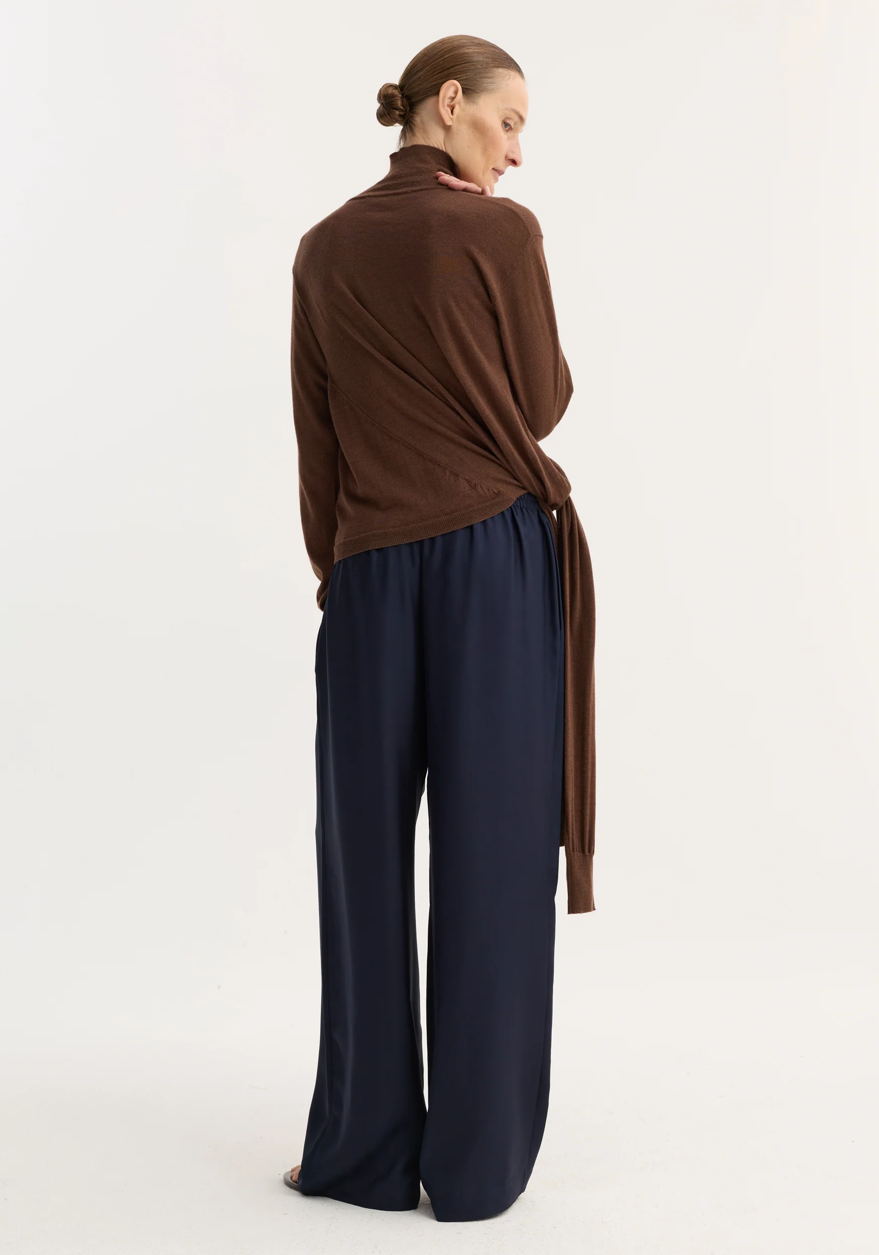 Wide leg silk trousers | night - Image 4